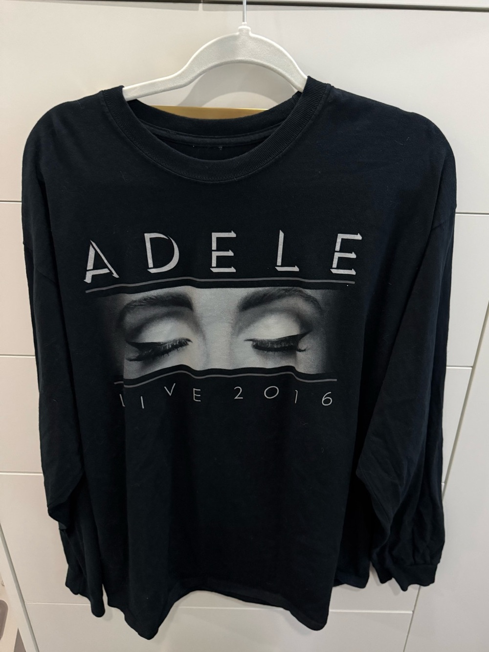 Women’s official Adele Live 2016 merchandise long-sleeve, size XL, cotton